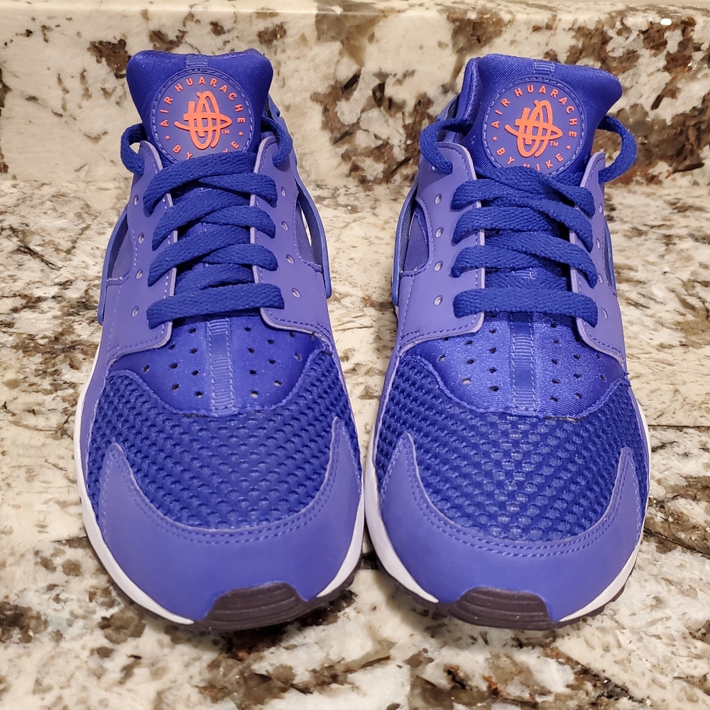 NIKE HURACHES